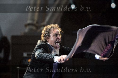 Rotterdam 10 juni 2004
Marco Borsato in de kuip.   
Peter Smulders bv