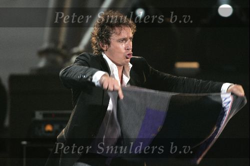 Rotterdam 10 juni 2004
Marco Borsato in de kuip.   
Peter Smulders bv