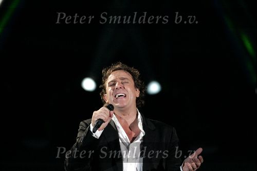Rotterdam 10 juni 2004
Marco Borsato in de kuip. 
Peter Smulders bv
