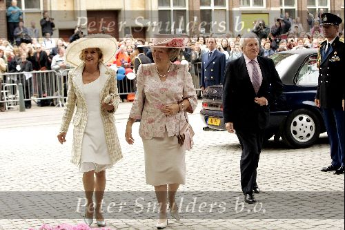 Den Haag 12 juni 2004
Doop Prinses Amalia in grote kerk Den Haag.
Koningin Beatrix met moeder en vader van Maxima .
Jorge Zorreguieta en Mraia Del Carmen.