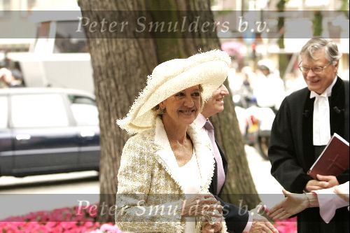 Den Haag 12 juni 2004
Doop Prinses Amalia in grote kerk Den Haag.
Koningin Beatrix met moeder en vader van Maxima .
Maria Del Carmen.