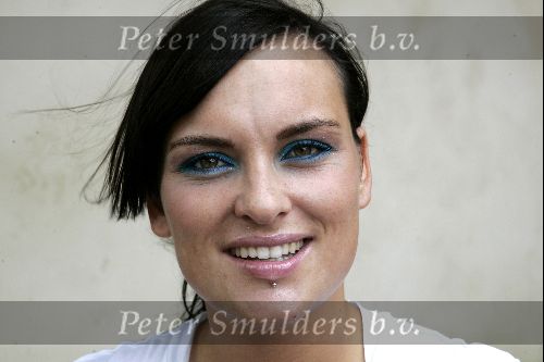 Kaatsheuvel 15 juni 2004
Marieke v Ginneken met tong piercing