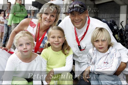 Harderwijk 28 juni 2004
Premiere show in dolfinarium.  
Marleen Houter met gezin