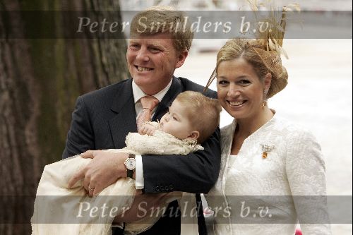 Den Haag 12 juni 2004
Doop Prinses Amalia in grote kerk Den Haag.
Prins Willem Alexander met prinses Amalia en Maxima