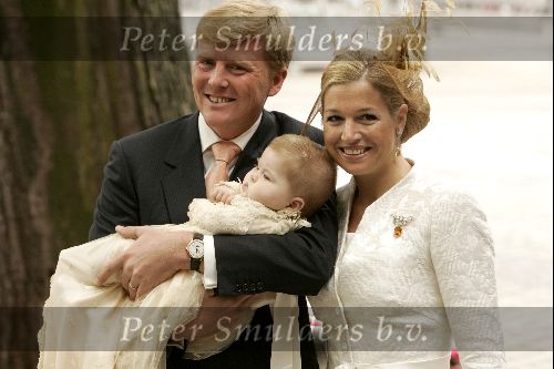 Den Haag 12 juni 2004
Doop Prinses Amalia in grote kerk Den Haag.
Prins Willem Alexander met prinses Amalia en Maxima
