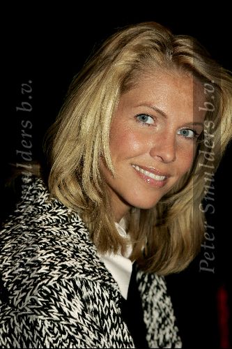 Geertruidenberg 5 juni 2004
Auditie voor princess kinderkoor. Jury bestaand oa uit Ernst Daniel Smid Nance Coolen