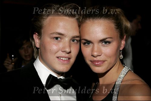 Amsterdam 1 juni 2004
Premiere Harry Potter in Tuschinski .
Nicolette v Dam met broer