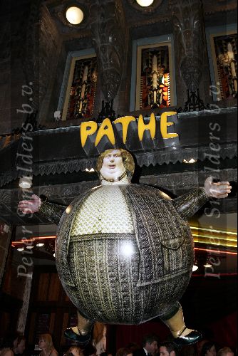Amsterdam 1 juni 2004
Premiere Harry Potter in Tuschinski .
Pathe