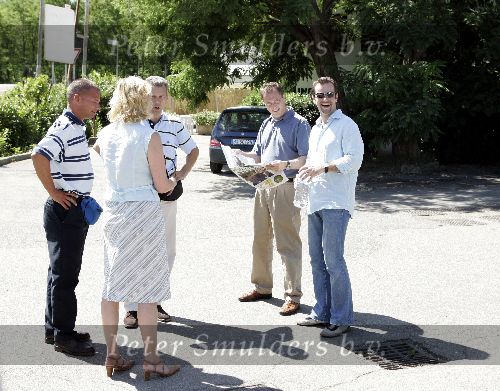 Tavernelle 9 juli 2004
Fotomoment op vakantie bij Prins Willem Alexander Maxima en prinses Amalia.  
Peter v d Vorst Jan Kees Emmer