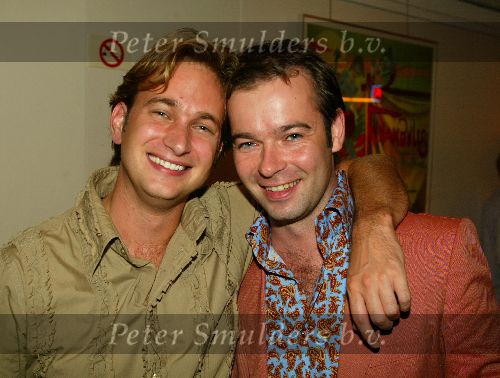 Amsterdam 22 september 2003
Premiere in de wolken met Johnny Kraaykamp jr en laus steenbeeke in het nieuwe de la mar theater
Peter v d Vorst met vriend