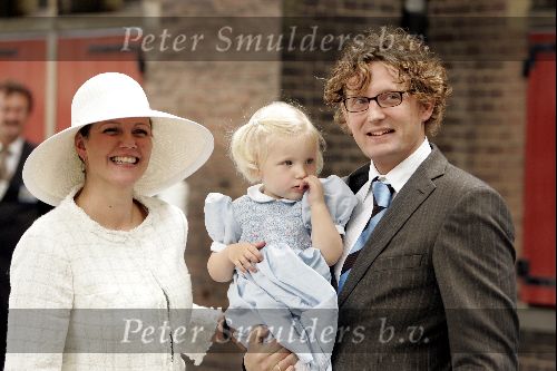 Den Haag 12 juni 2004
Doop Prinses Amalia in grote kerk Den Haag.
PrinsBernhard jr met Isabella en Prinses Annette