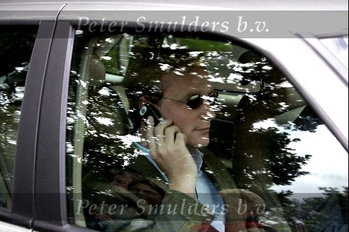 Soestdijk 29 juni 2004
93e Verjaardag Prins Bernhard op Soestdijk. 
Prins Carlos in saab met gsm