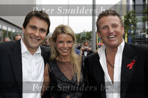 Amsterdam 27 juni 2004
Damdiner in de Heineken Music Hall.
Ex Prins Friso met man (v Buuren) en Gordon