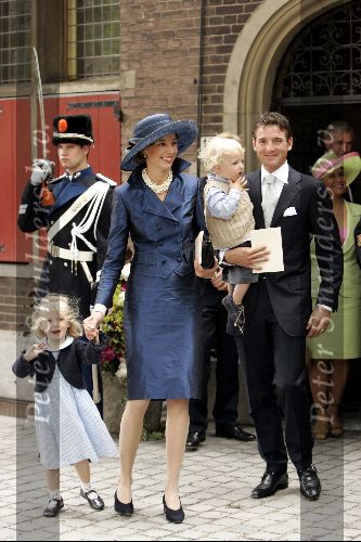 Den Haag 12 juni 2004
Doop Prinses Amalia in grote kerk Den Haag.
Prins Maurits met zoontje Lucas v Vollenhoven en Prinses Marilene en Prinses Anna