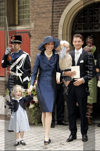 Den Haag 12 juni 2004
Doop Prinses Amalia in grote kerk Den Haag.
Prins Maurits met zoontje Lucas v Vollenhoven en Prinses Marilene en Prinses Anna