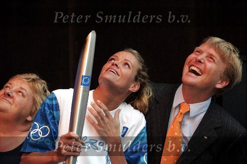 Amsterdam 23 juni 2004
Olympische fakkel in Amsterdam. 
Prins Willem Alexander Inge de Bruijn  Erica Terpstra