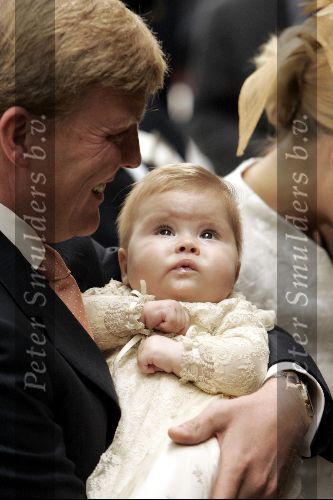 Den Haag 12 juni 2004
Doop Prinses Amalia in grote kerk Den Haag.
Prins Willem Alexander met prinses Amalia en Maxima