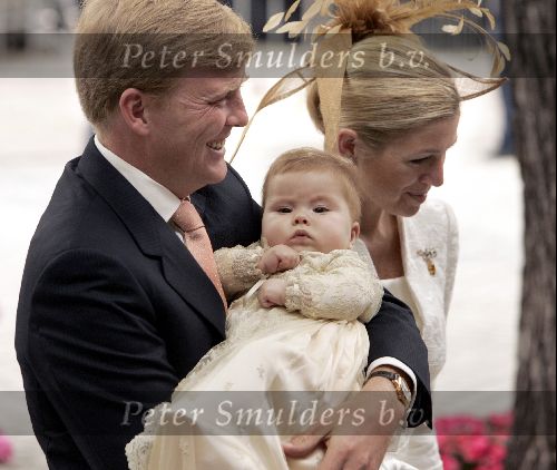 Den Haag 12 juni 2004
Doop Prinses Amalia in grote kerk Den Haag.
Prins Willem Alexander met prinses Amalia en Maxima