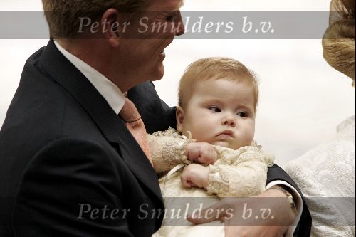 Den Haag 12 juni 2004
Doop Prinses Amalia in grote kerk Den Haag.
Prins Willem Alexander met prinses Amalia en Maxima