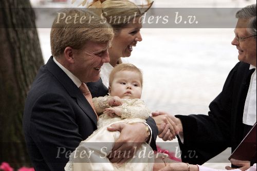Den Haag 12 juni 2004
Doop Prinses Amalia in grote kerk Den Haag.
Prins Willem Alexander met prinses Amalia en Maxima