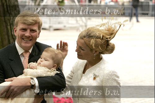 Den Haag 12 juni 2004
Doop Prinses Amalia in grote kerk Den Haag.
Prins Willem Alexander met prinses Amalia en Maxima