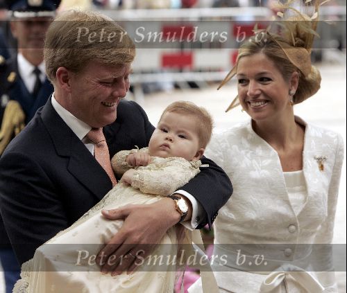 Den Haag 12 juni 2004
Doop Prinses Amalia in grote kerk Den Haag.
Prins Willem Alexander met prinses Amalia en Maxima