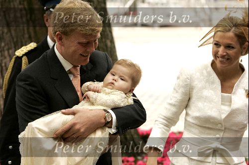 Den Haag 12 juni 2004
Doop Prinses Amalia in grote kerk Den Haag.
Prins Willem Alexander met prinses Amalia en Maxima
