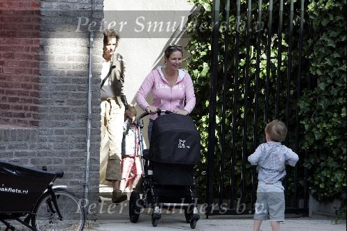 Amsterdam 16 juni 2004
Prinses Annette Sekreve met zoontje Prins Sam v Vollenhoven
Bugaboo wandelwagen