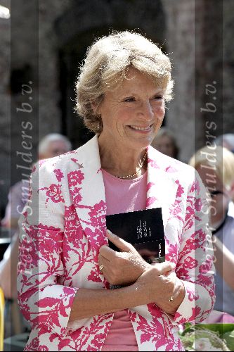 Wijk bij Duurstede 6 juni 2004
Prinses Irene opent expositie van Ada Stel.