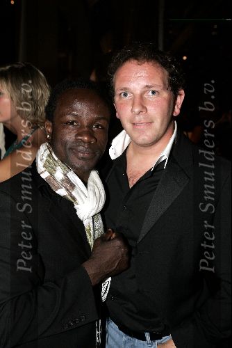 Amsterdam 17 juni 2004
Feestje Playboy in convention Center.
Regilio Tuur en Robert Leroy