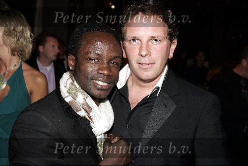 Amsterdam 17 juni 2004
Feestje Playboy in convention Center.
Regilio Tuur en Robert Leroy