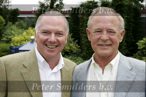 Harderwijk 28 juni 2004
Premiere show in dolfinarium.   
Ronnie Tober met Jan Jochems