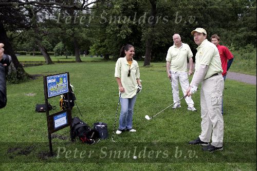 Amsterda 26 mei 2004
Golfwedstrijd  in vondelpark met oa josefine v Asdonk en Stephen Lovey