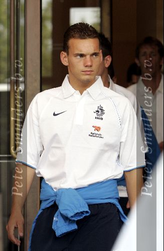 Amsterdam 8 juni 2004
Wesley Sneijder bij vertrek Nederlands elftal naar Portugal.