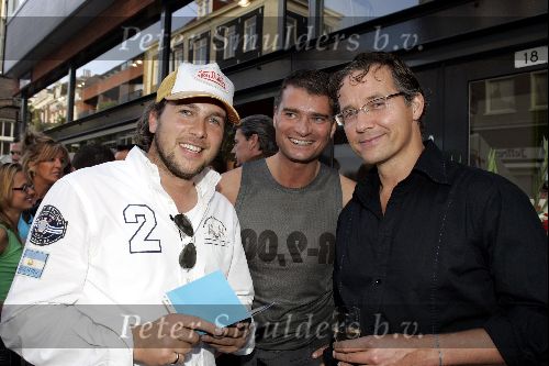 Amsterdam 6 juni 2004
Expositie  stip gallery in amsterdam.
Winston Gerschtanowitz met Thom Hoffman en DJ Marcello