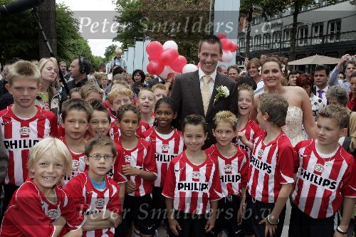 Oisterwijk 11 juni 2005
Trouwen Andre Ooijer en Joyce v d Kerkhof. met psv jeugd