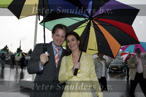 Rotterdam 3 juni 2005
Premiere Circus du soleil  bij ahoy.
Prins Pieter Christiaan met zijn verloofde Anita v V ollenhoven onder paraplu