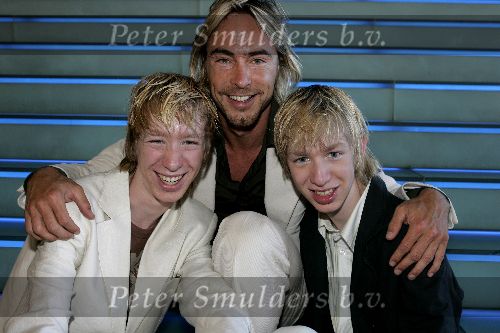 Amsterdam 19 juni 2005
Premiere de Cameleon in pathe arena.
Koen v d Donk(r) en Jos v d Donk (l) en Chris Zegers
