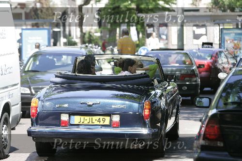 Amsterdam 18 juni 2005
Connie Breukhoven met Marvin Shanne en Edwin in Bentley Cabrio op de cornelis schuytstraat