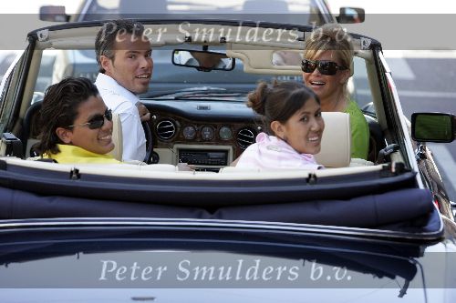 Amsterdam 18 juni 2005
Connie Breukhoven met Marvin Shanne en Edwin in Bentley Cabrio op de cornelis schuytstraat