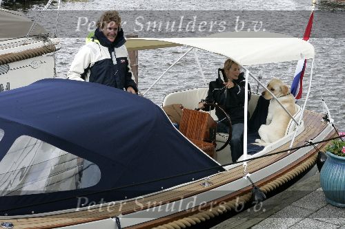Loosdrecht 4 juni 2005
Anouk Smulders Edwin Smulders en Sumo varen voor de eerste keer met hun INTERBOAT SLOEP \