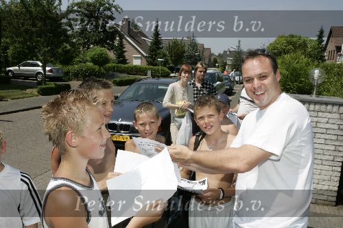 Fijnaart 23 juni 2005
Frans Bauer met fans