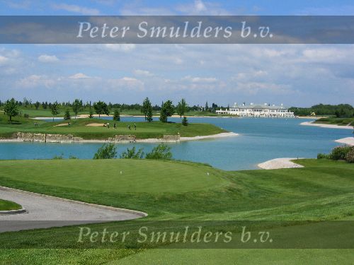 Baden bij Wenen 
Golfclub Fontana
Hole 17 met op achtergrond clubhuis.