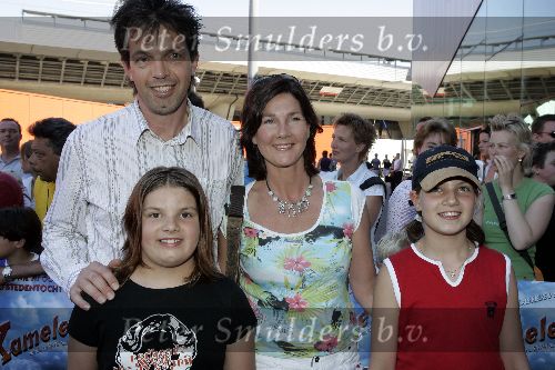 Amsterdam 19 juni 2005
Premiere de Cameleon in pathe arena.
Jan Douwe Kroeske met vrouw en met kinderen