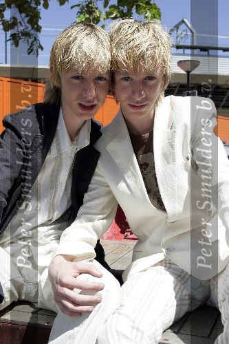 Amsterdam 19 juni 2005
Premiere de Cameleon in pathe arena.
Koen v d Donk(l) en Jos v d Donk (r)
