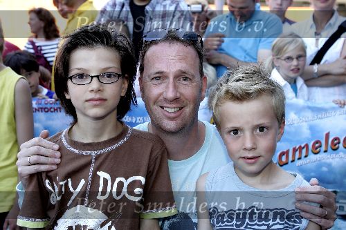 Amsterdam 19 juni 2005
Premiere de Cameleon in pathe arena.
Jochem v Gelder met kinderen