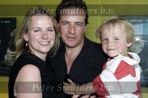 Amsterdam 19 juni 2005
Premiere de Cameleon in pathe arena.
Joep Sertons met zoontje en vrouw