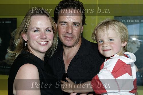 Amsterdam 19 juni 2005
Premiere de Cameleon in pathe arena.
Joep Sertons met zoontje en vrouw