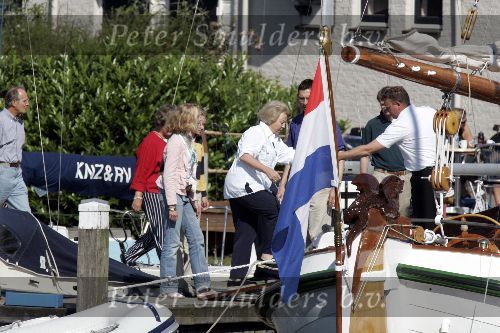 Muiden 18 juni 2005
Koningin Beatrix varen met de groene Draeck