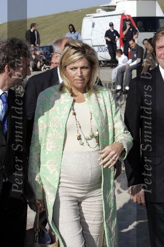Scheveningen 9 juni 2005
Maxima  zwanger en Prins Willem Alexander bij strandtent Wij.
Feestje van Wapem.   Paul Rosemuller